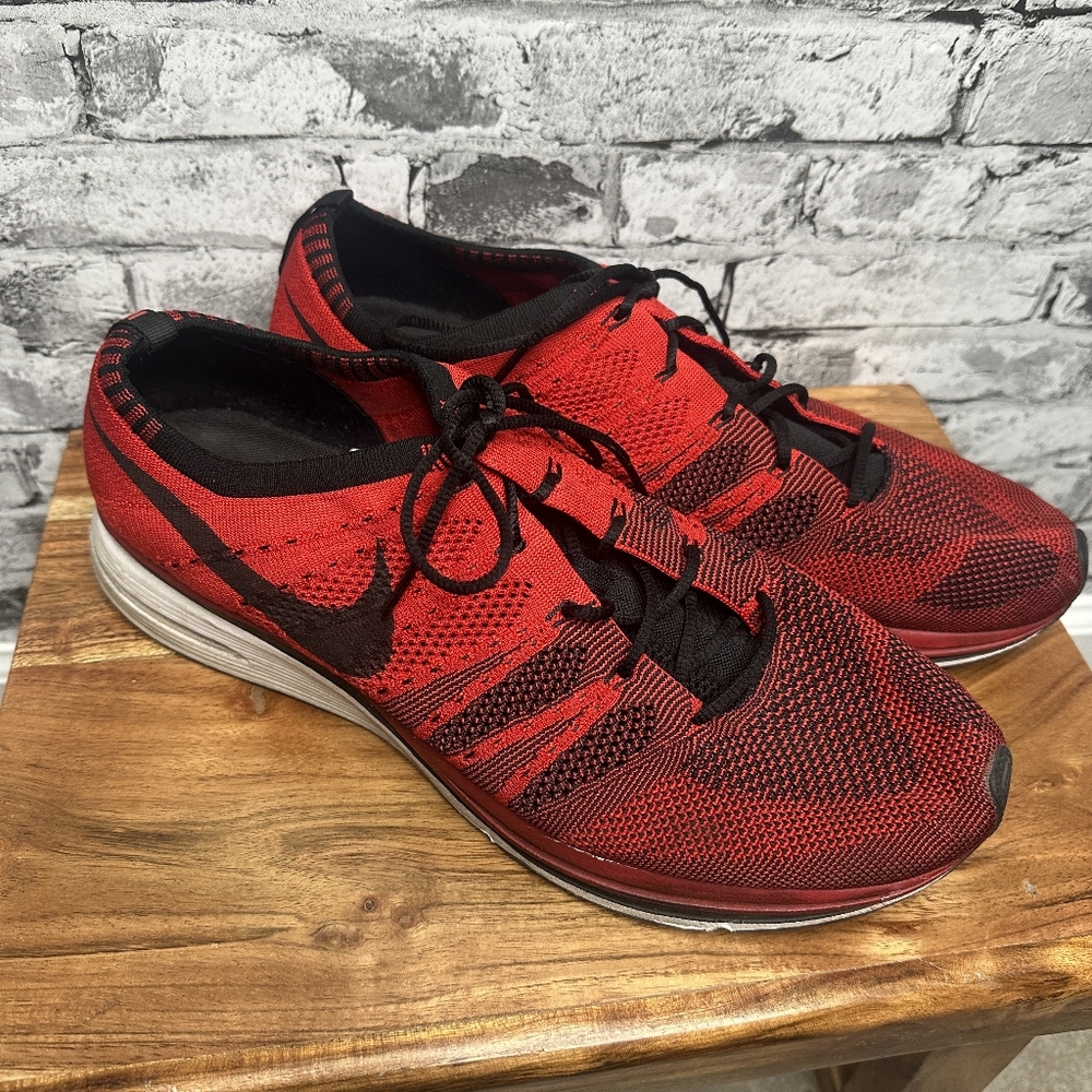 EUC Nike Flynit Trainer Running Shoes Size 13 University Red Black (AH8396-601) - Picture 2 of 12